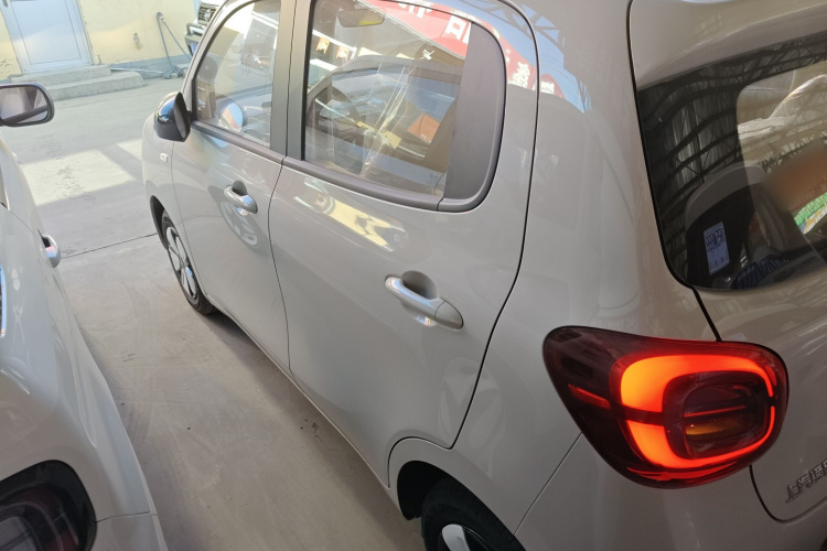 五菱汽车 宏光MINIEV 2025款 四门版 进阶款车身外观4