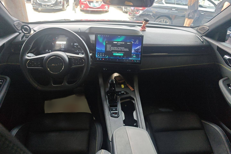 领克03 2023款 2.0TD DCT劲Pro中控内饰7003