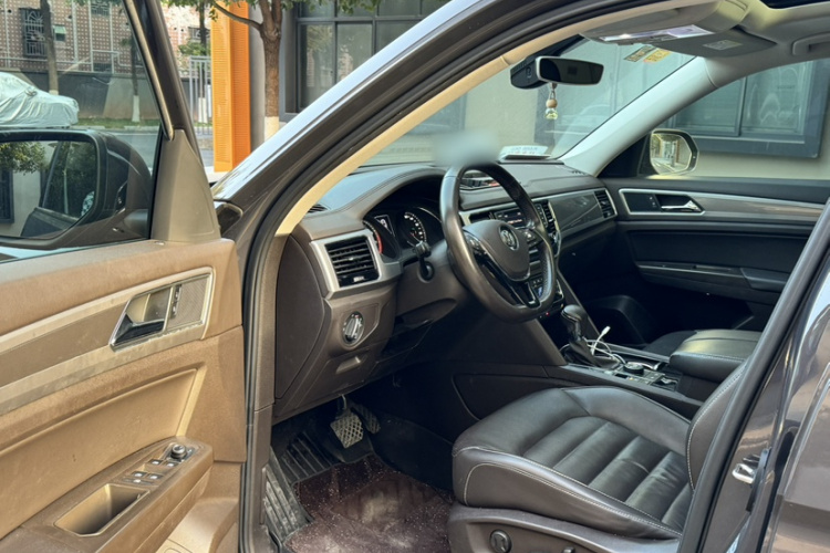 大众 途昂 2017款 380TSI 四驱豪华版中控内饰7004