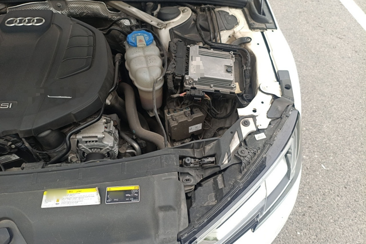 奥迪A4L 2017款 Plus 40 TFSI 时尚型局部细节9007