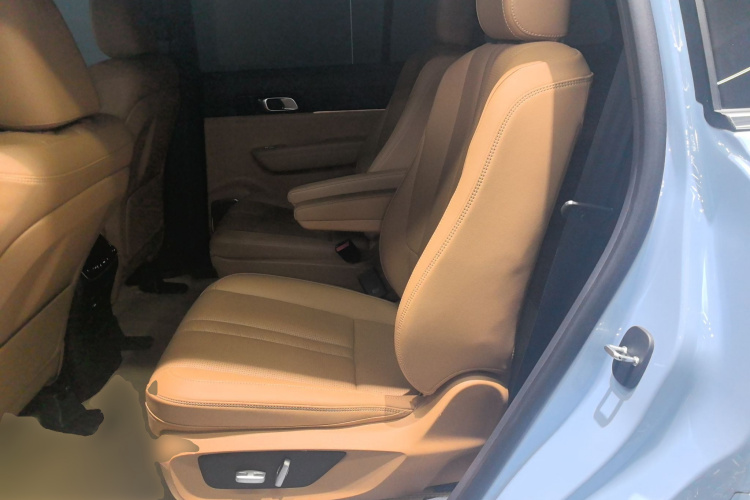 理想汽车 理想ONE 2021款 增程6座版中控内饰21