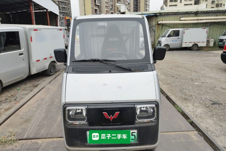 五菱汽车 五菱E10 2023款 舒适型车身外观2