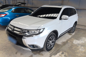 三菱 欧蓝德 2018款 2.0L 两驱荣耀版 5座