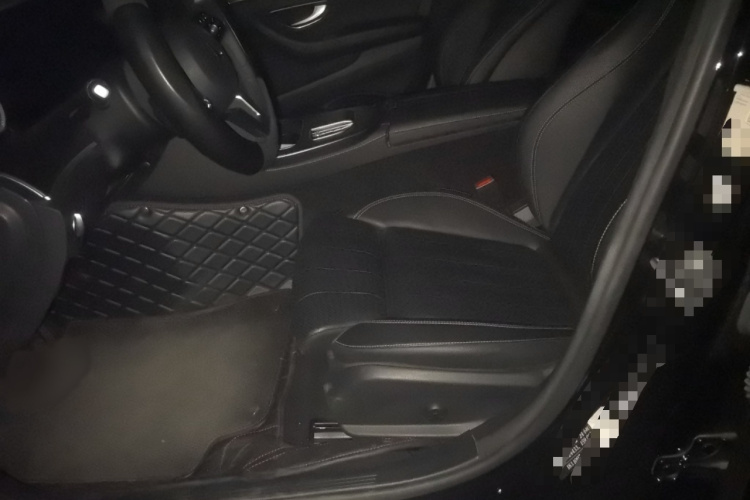 奔驰E级 2019款 E 200 L局部细节19