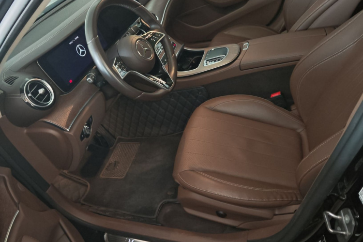 奔驰E级 2023款 E 300 L 豪华型中控内饰19