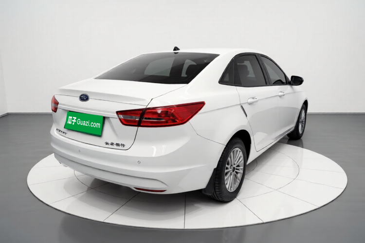 福特 福睿斯 2017款 改款 1.5L 手动舒适型车身外观7