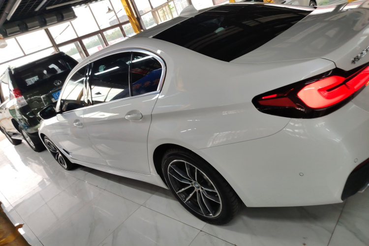 宝马5系 2022款 改款 525Li M运动套装车身外观4