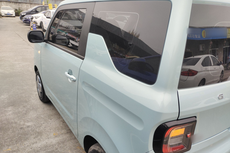 吉利银河 2023款 熊猫mini 200km 耐力熊车身外观6003