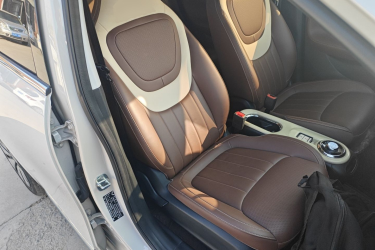 五菱汽车 五菱缤果 2023款 333km 悦享+款局部细节41