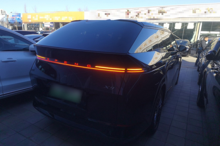 小鹏X9 2025款 740超长续航 Max车身外观7