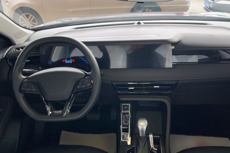 荣威i5 2023款 1.5L CVT豪华版中控内饰7004