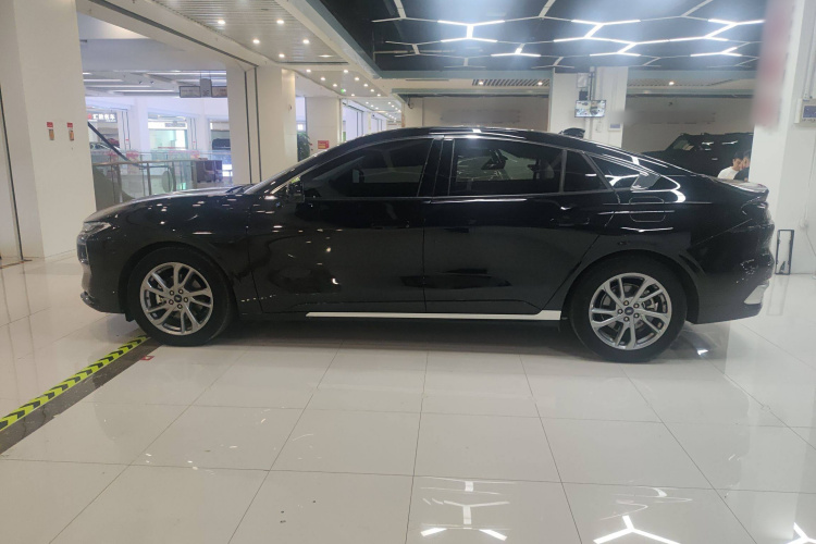 福特 蒙迪欧 2023款 EcoBoost 180 豪华型车身外观6006