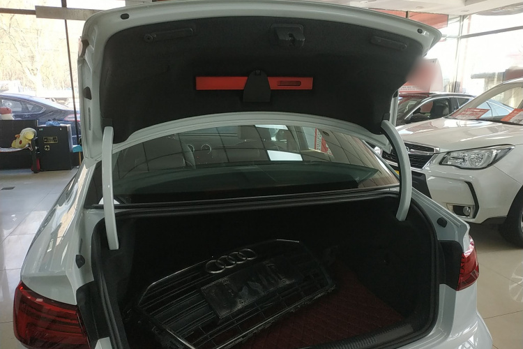 奥迪A3 2019款 Limousine 35 TFSI 时尚型 国VI机舱底盘23