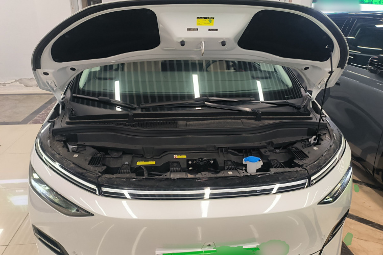 小鹏X9 2025款 740超长续航 Max机舱底盘24