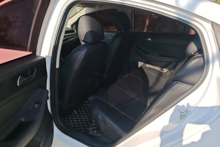 奇瑞 艾瑞泽5 2021款 PRO 1.5L CVT青春版中控内饰7003