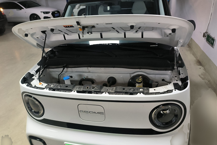 吉利银河 2025款 210km 熊猫卡丁机舱底盘24