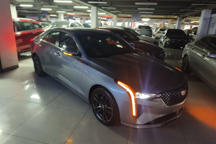 凯迪拉克CT4 2023款 28T 豪华型车身外观3