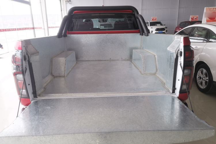 长城 炮 2023款 2.0T商用版自动柴油两驱精英型长箱GW4D20M局部细节23