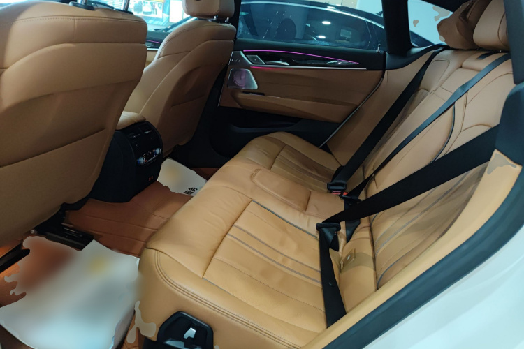 宝马6系GT 2021款 改款 630i M运动套装中控内饰7004