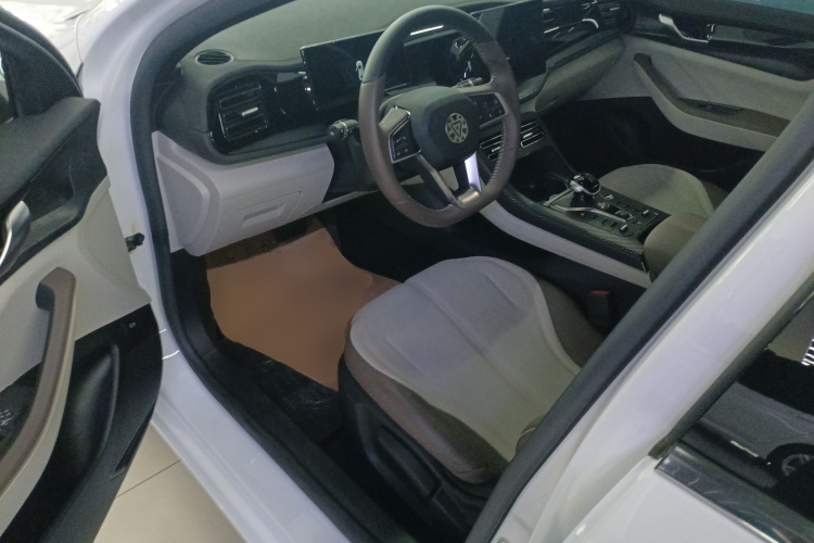 比亚迪 秦PLUS 2024款 荣耀版 DM-i 55KM领先型中控内饰19