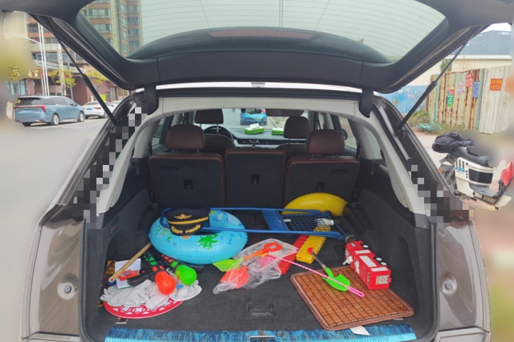 奥迪Q7 2018款 40 TFSI 舒适型中控内饰23