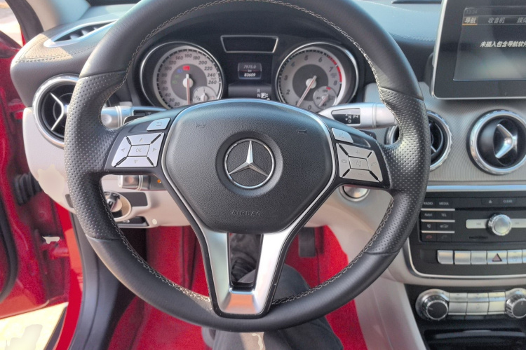 奔驰GLA 2016款 GLA 200 时尚型局部细节13