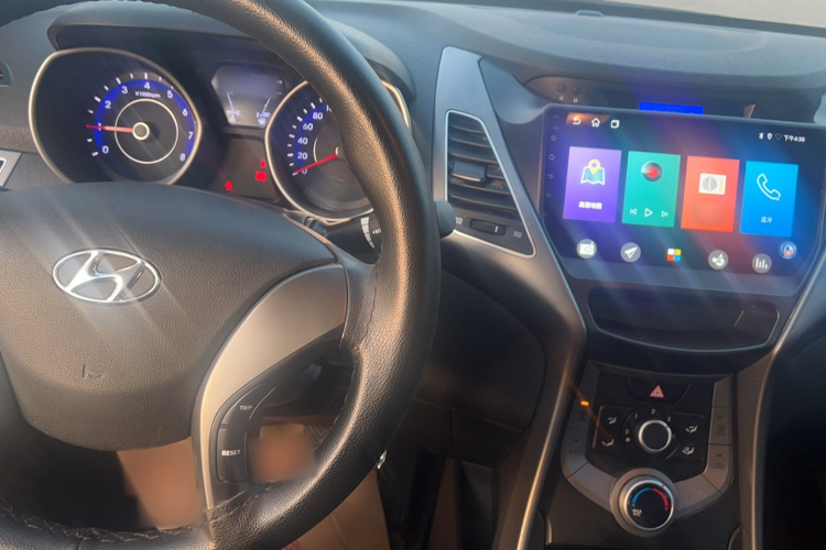 现代 朗动 2015款 1.6L 手动时尚型中控内饰7003