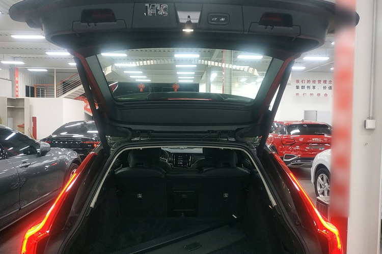 沃尔沃V90 2019款 Cross Country T5 AWD 智远版 国V机舱底盘23
