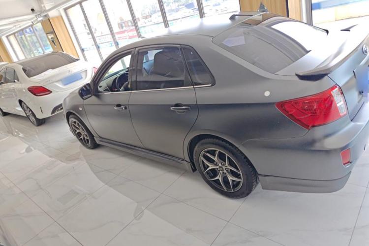 斯巴鲁 翼豹 2008款 2.0R 三厢运动导航版车身外观4