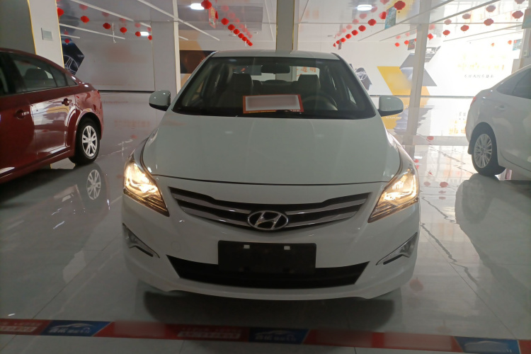 现代 瑞纳 2014款 1.4L 自动智能型GLS车身外观2