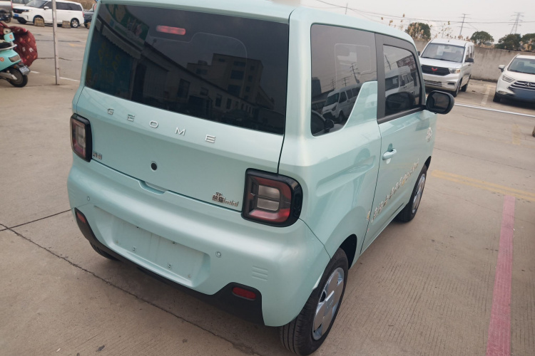 吉利银河 2024款 熊猫mini 200km 耐力熊车身外观7