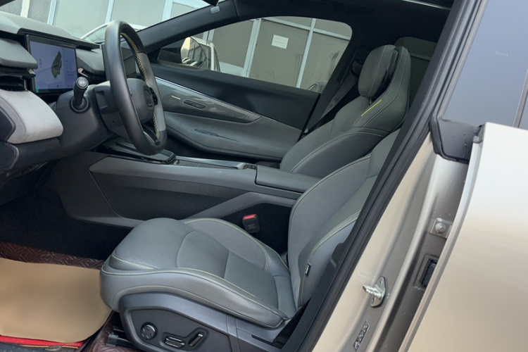 领克08 EM-P 2025款 120km 长续航Pro局部细节19