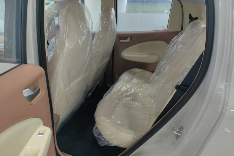 五菱汽车 宏光MINIEV 2025款 四门版 进阶款中控内饰7004