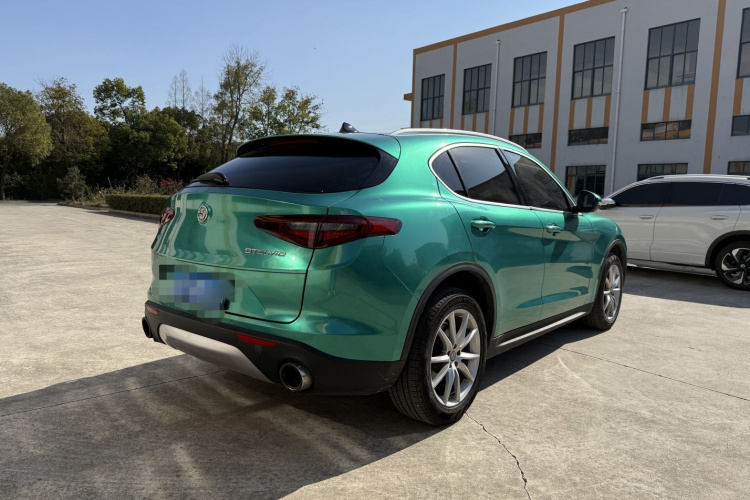 阿尔法·罗密欧 Stelvio斯坦维 2017款 2.0T 200HP 豪华版车身外观6006