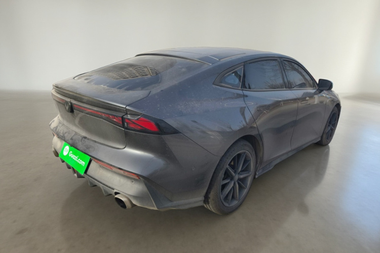 长安UNI-V 2022款 1.5T 智慧领航型车身外观7