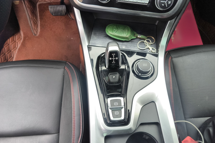 领克01 2017款 2.0T 四驱劲Pro版局部细节18