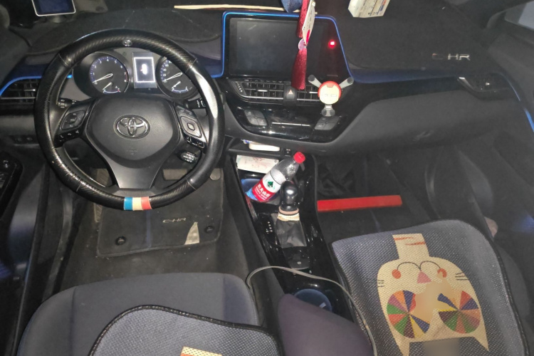 丰田C-HR 2018款 2.0L 领先天窗版 国VI中控内饰12