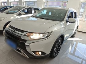 三菱 欧蓝德 2019款 2.0L 两驱畅享版 5座 国VI