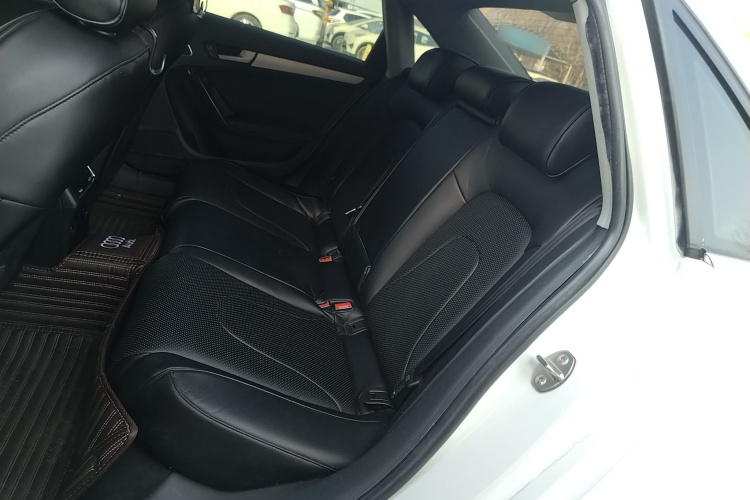 奥迪A4L 2015款 45 TFSI quattro个性运动型中控内饰21