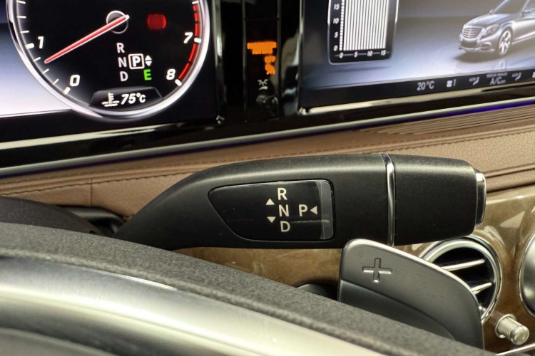 奔驰S级 2017款 S 400 L中控内饰7004