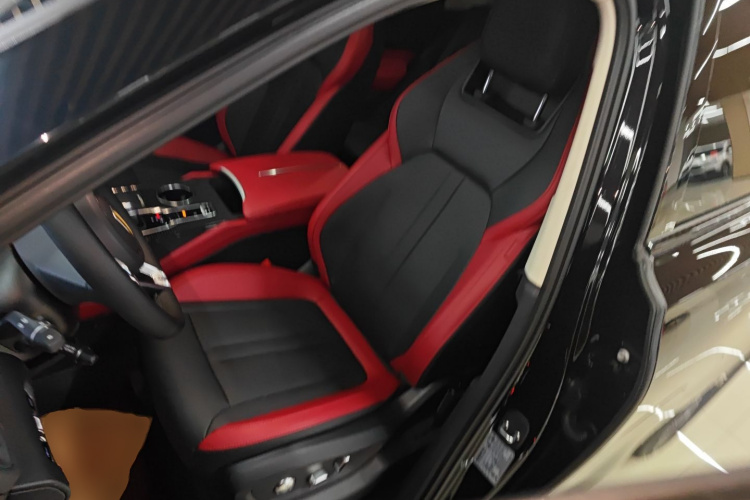 红旗HS3 2024款 1.5T 善为版中控内饰19