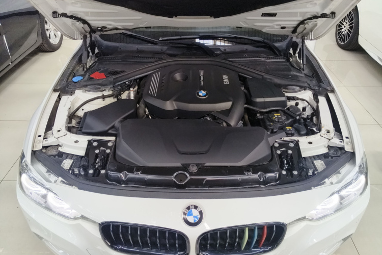 宝马3系 2018款 320i M运动曜夜版局部细节24