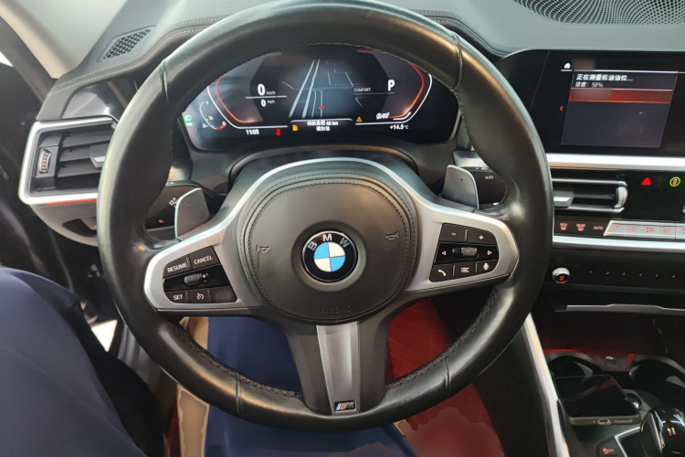 宝马3系 2022款 改款 325i M运动套装中控内饰13