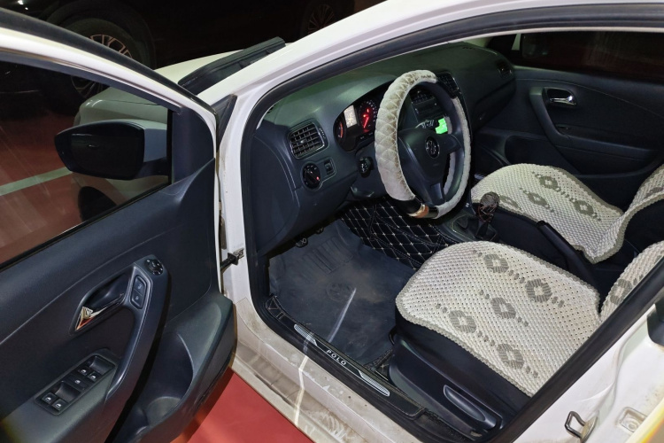 大众 Polo 2014款 1.6L 手动舒适版中控内饰20