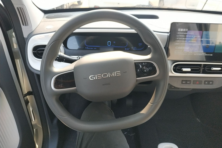 吉利银河 熊猫 2025款 210km 元气熊中控内饰13