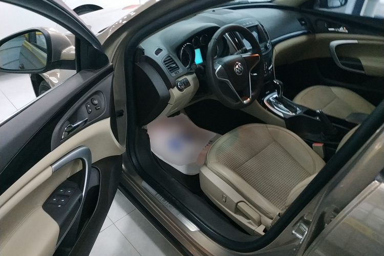 别克 君威 2015款 2.0L 领先时尚型中控内饰20