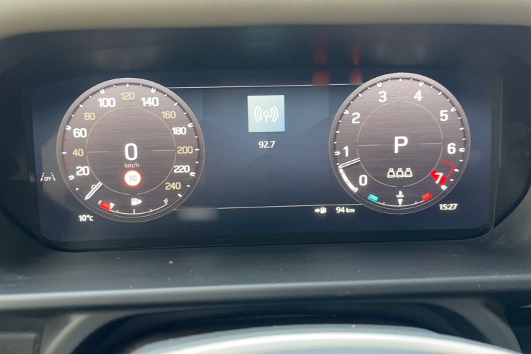 路虎卫士 2024款 90 2.0T P300 S局部细节14