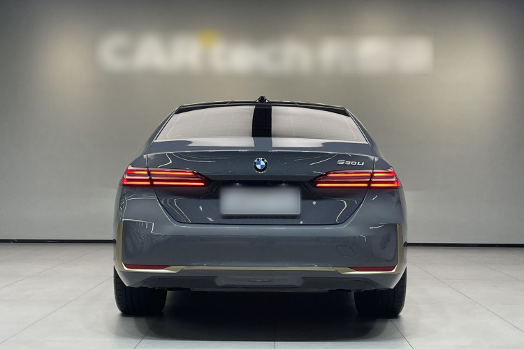 宝马5系 2024款 530Li 尊享型 豪华套装车身外观6006