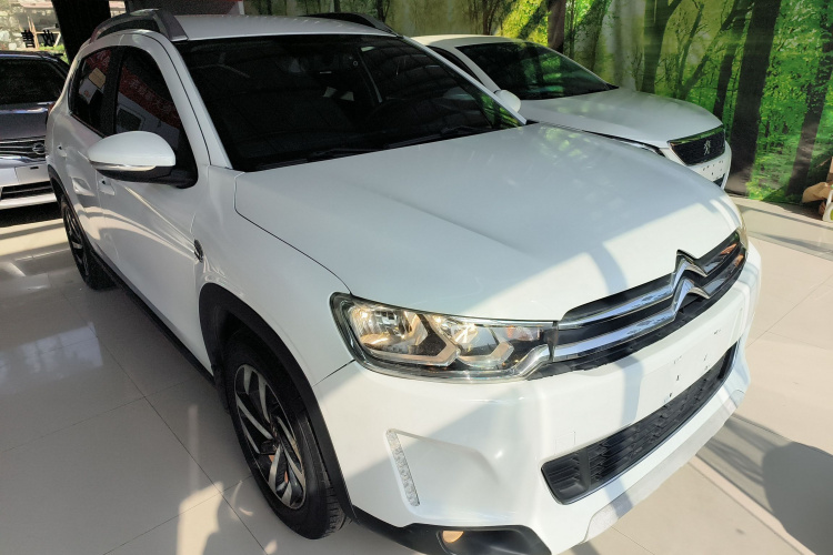 雪铁龙C3-XR 2015款 1.6L 自动先锋型车身外观3