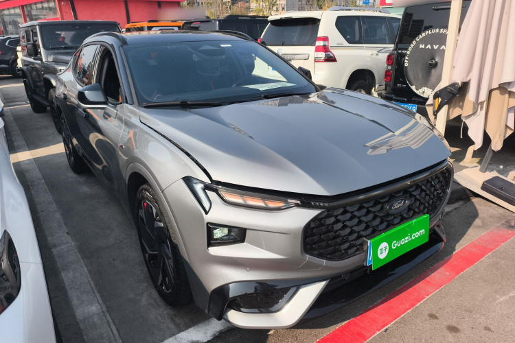 福特 蒙迪欧 2025款 2.0T EcoBoost E 混动 运动版 ST-Line车身外观3